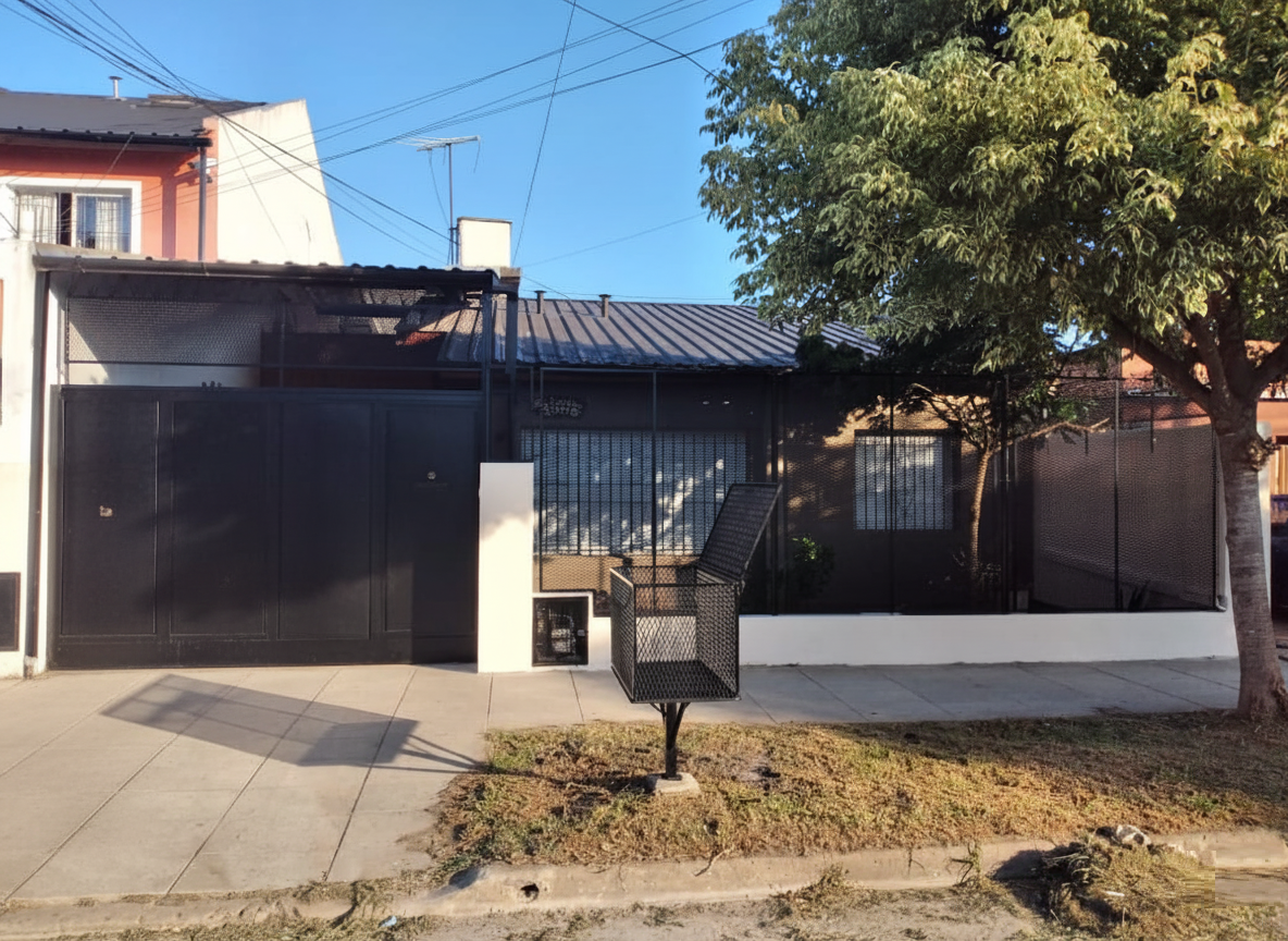 Tres Sargentos 2071, Jose C. Paz